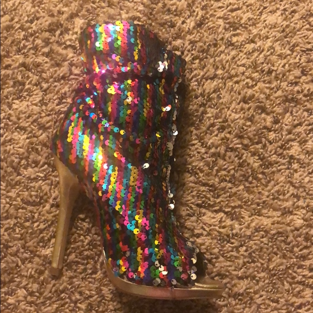 Sequin open toe bootie comes with clutch purse too